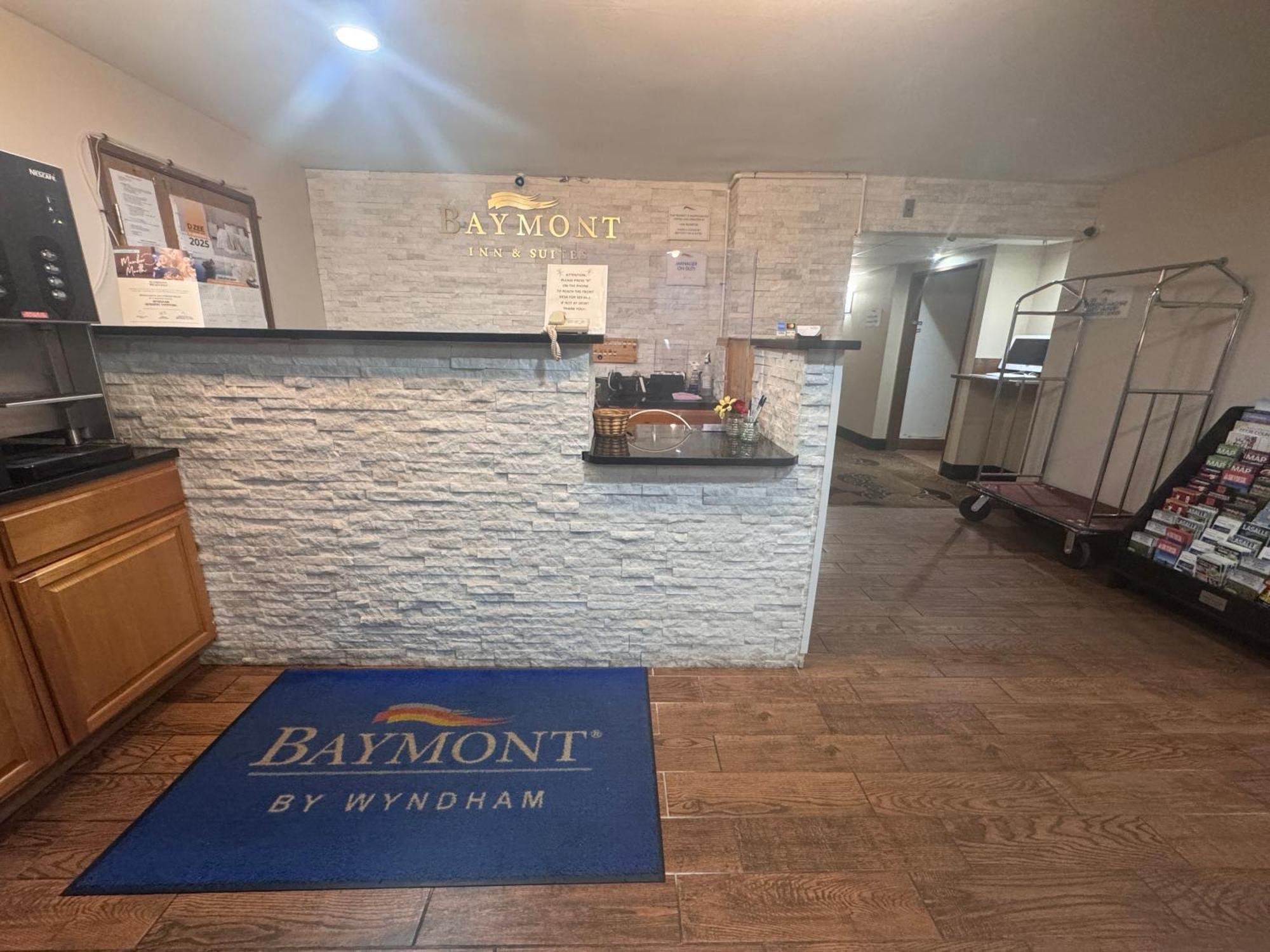 Baymont Inn & Suites Richmond Exterior photo