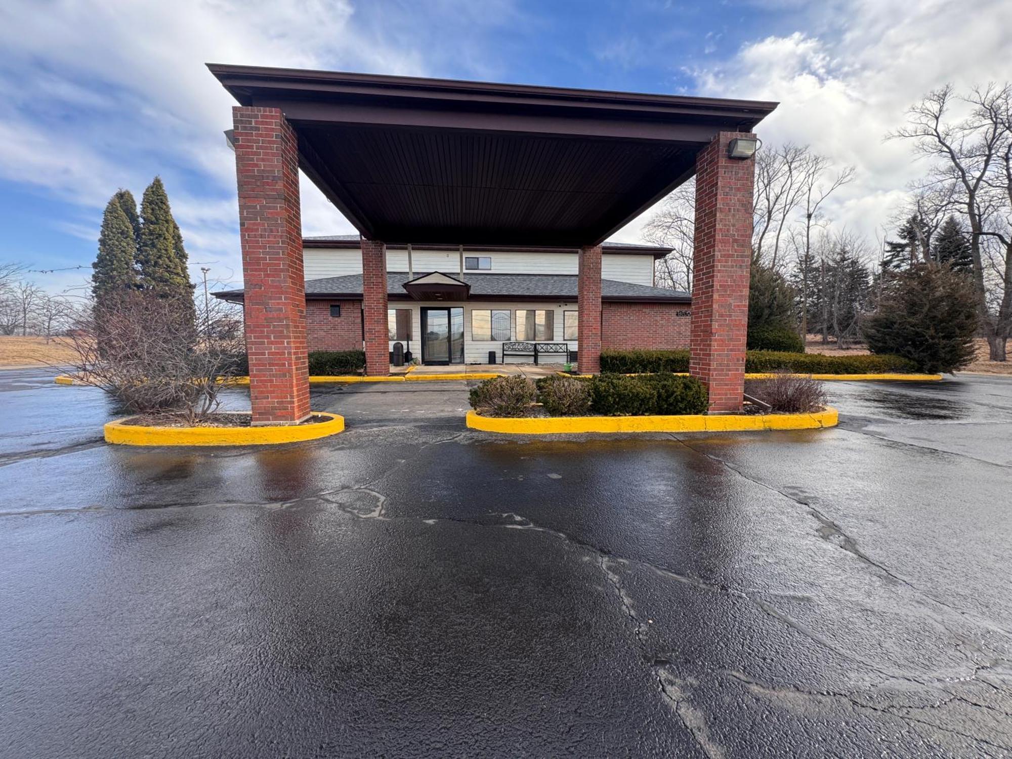 Baymont Inn & Suites Richmond Exterior photo